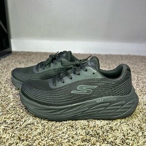 Skechers Women's Max Cushion Lace Up Comfort Walking Shoes Black Size 7